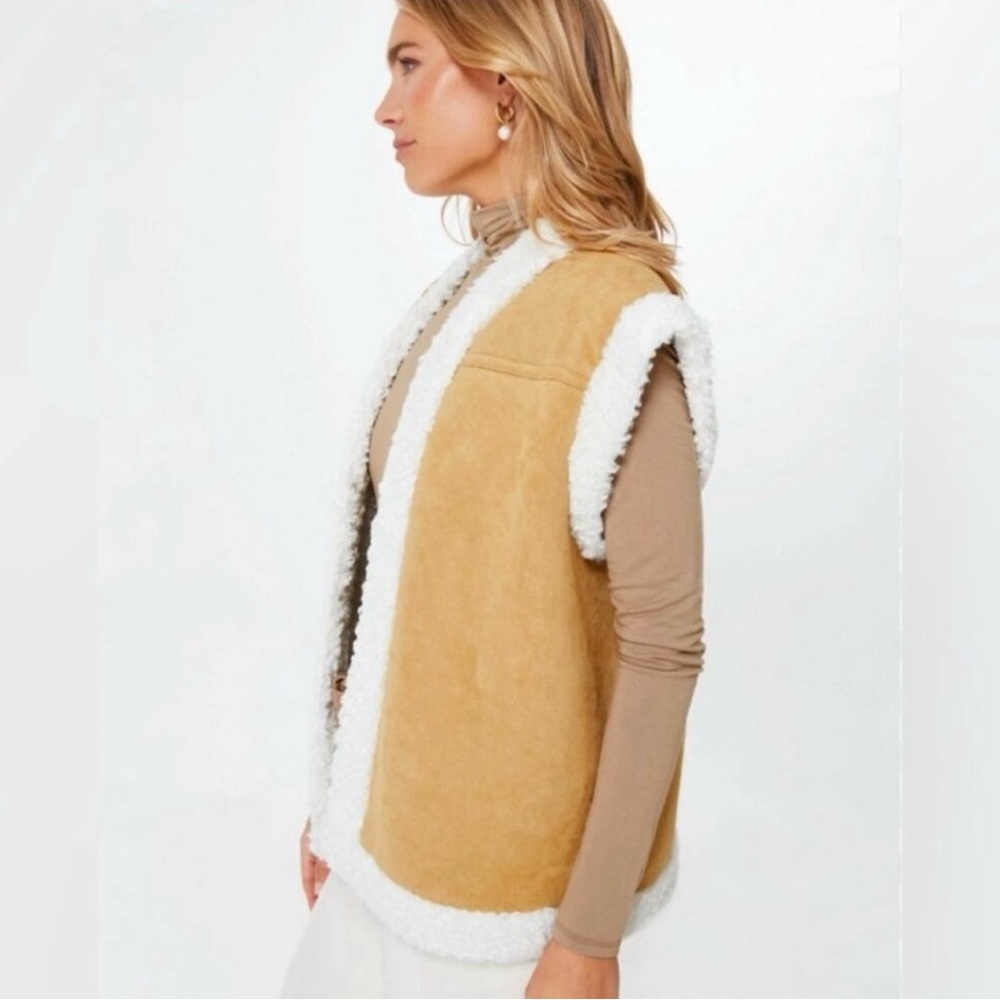 Tan and White Shearling Vest - Picture 4 of 9